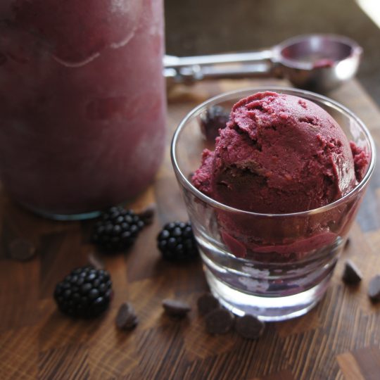 helado-yogurt-berries